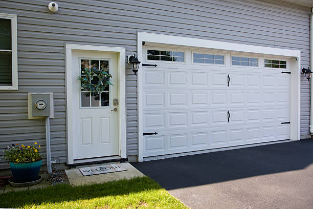 24/7 Emergency Garage Door Panel Replacement experts in Clarkson, KY
